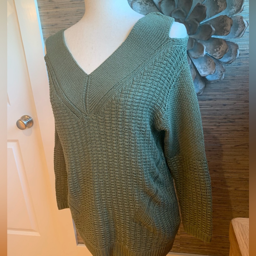 Per Se Knit Cutout Shoulder Sweater